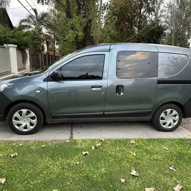 Vendo Renault Kangoo Ii Express Confort 1.6 Sce. 25600 km. 2024. Acepto vehículo usado y doy cuotas