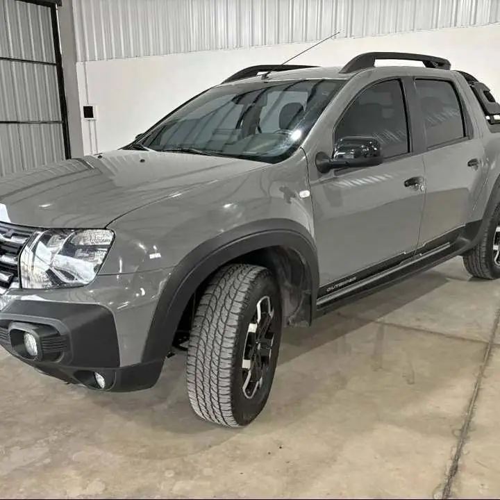 Vendo o permuto, Renault Oroch 1.3 Tce 163 Outsider Plus 4x4 Mt. 33000 km. 2024. Tomo USADO
