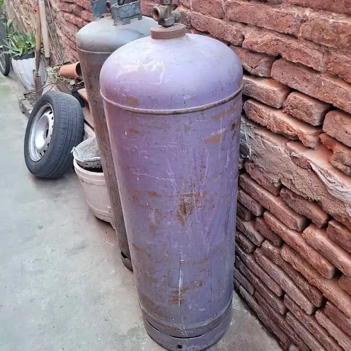 Se venden garrafas una de 30 y otra de 60 ,120 mil pesos c/u