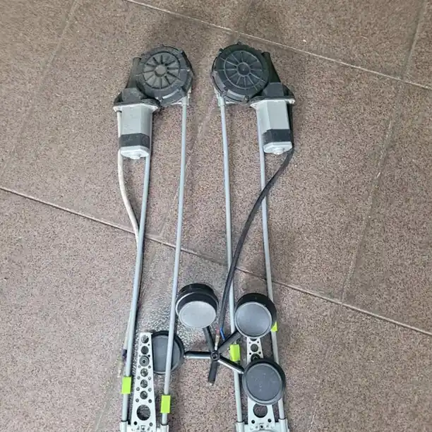 Se vende 2 motores levantacrisrales