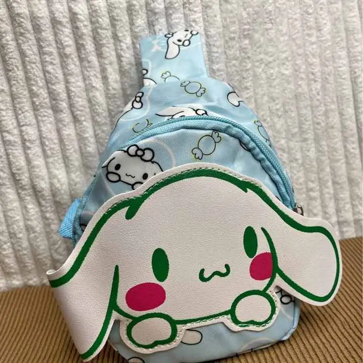Riñonera cruzada infantil Cinnamoroll con correa regulable 13cm x 16.5cm x 7cm