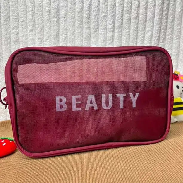 Porta cosméticos Beauty con divisor 21.5cm de ancho x 13.5cm de alto x 6.5 de profundidad