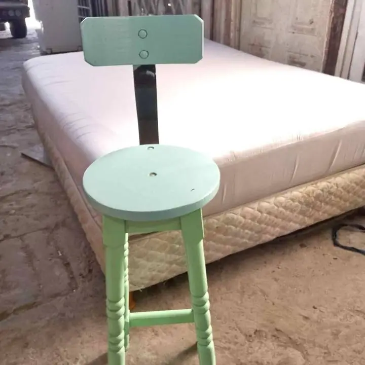 Taburete con respaldo excelente calidad