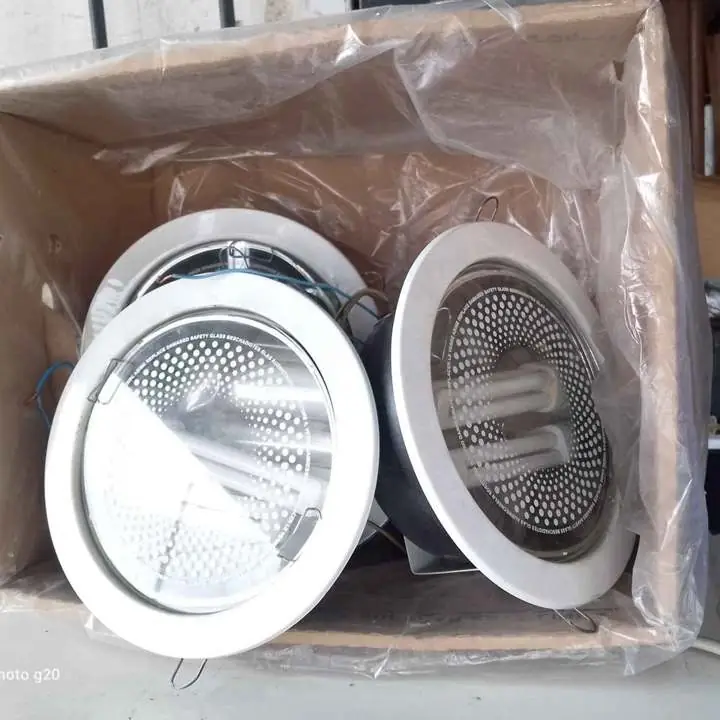 Luces de embutir fluorescentes funcionando ( varias unidades)