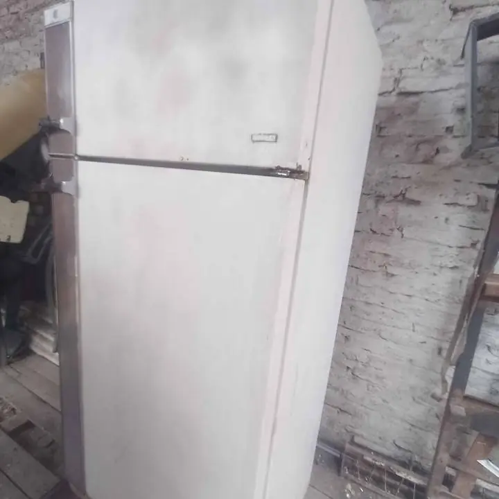 Heladera con Freezer funcionando bien Modelito viejo pero funcionando perfectamente