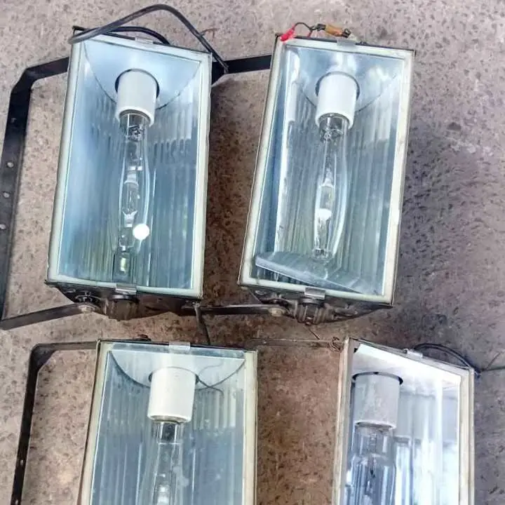 Iluminaria completa para cancha baby / galpón / 400 wts son 7 unidades