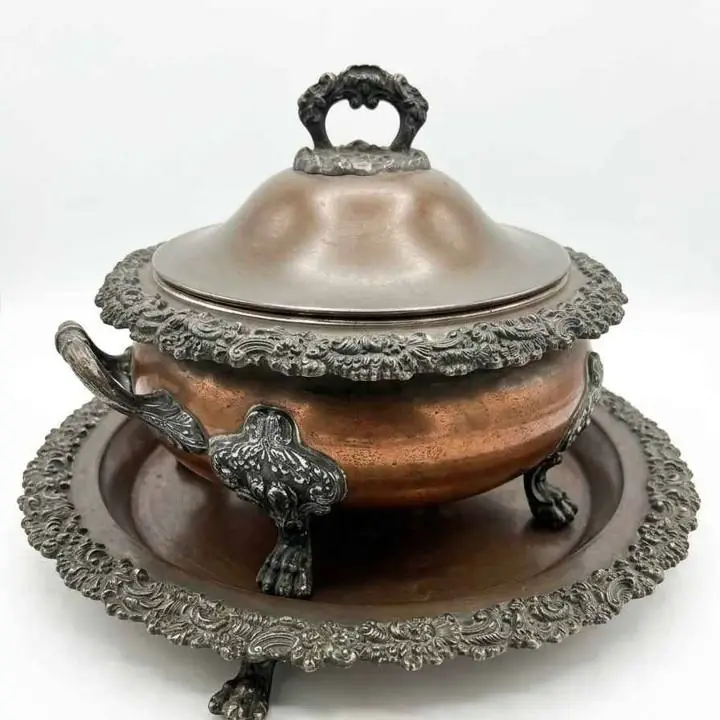 Sopera antigua de cobre bañado en plata impecable estado estilo colonial más chocolatera