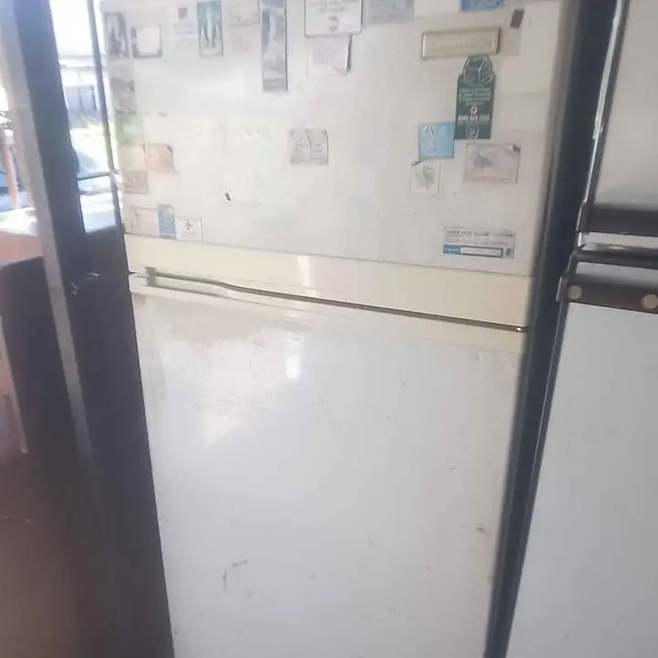 Heladera con Freezer funcionando bien económica