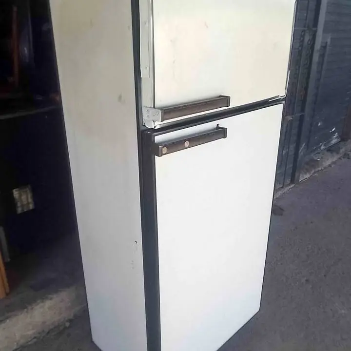 Heladera con Freezer funcionando perfectamente