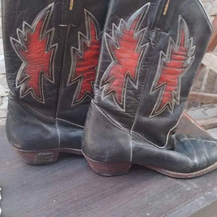Botas vaqueras muy buenas talle 42 / 43