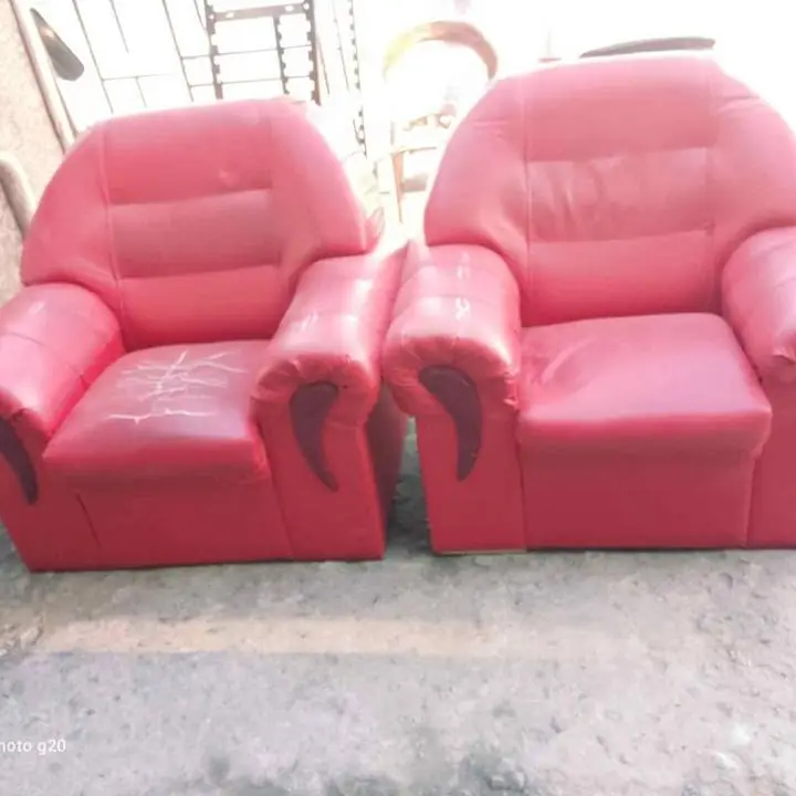 2 Sillones de cuero muy buena calidad mínimo detalle en tapisado