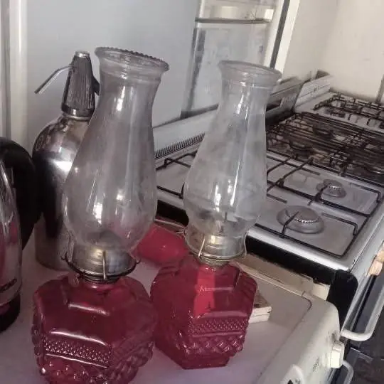 Antiguo faroles de cristal tallados funcionando