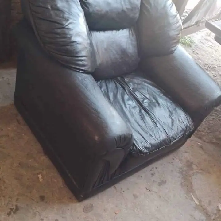 Sillón 1 cuerpo en cuero grande muy cómodo Excelente estado