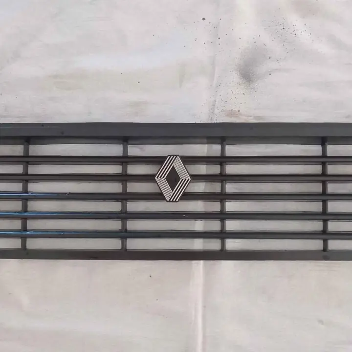 Parrilla Renault 6