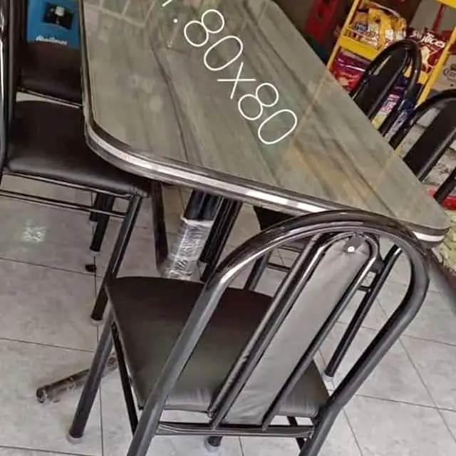 Juego de comedor y silla