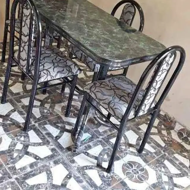 Juego de comedor y silla