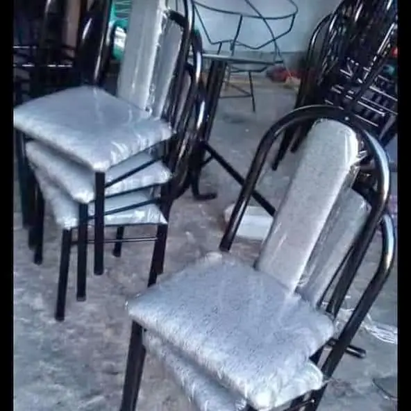 Juego de comedor y silla