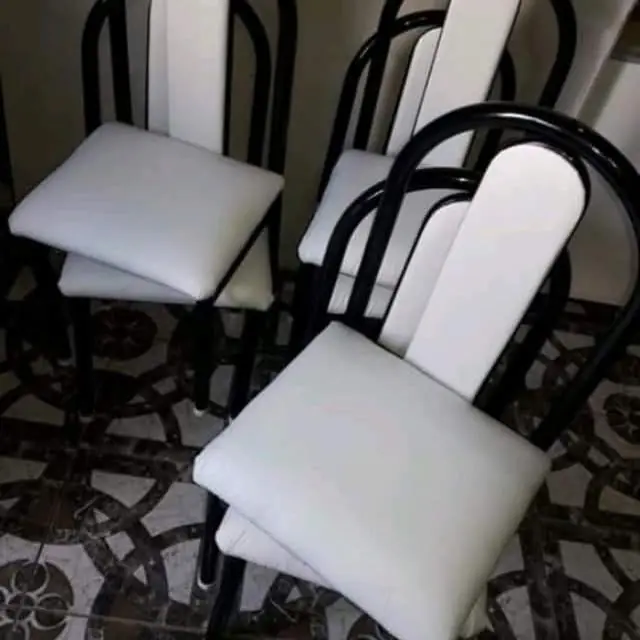 Juego de comedor y silla