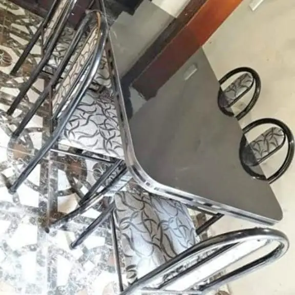 Juego de comedor y silla