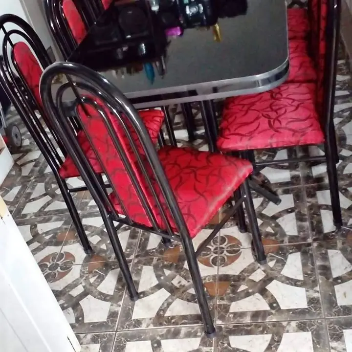 Juego de comedor y silla