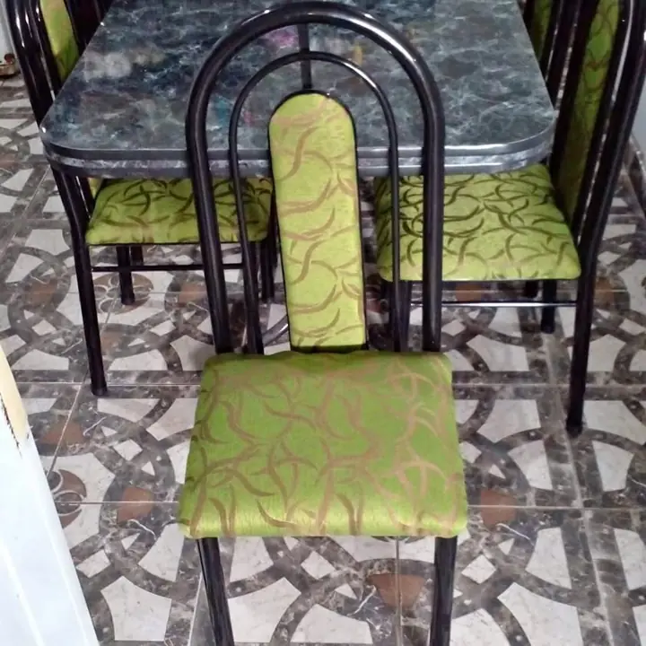 Juego de comedor y silla