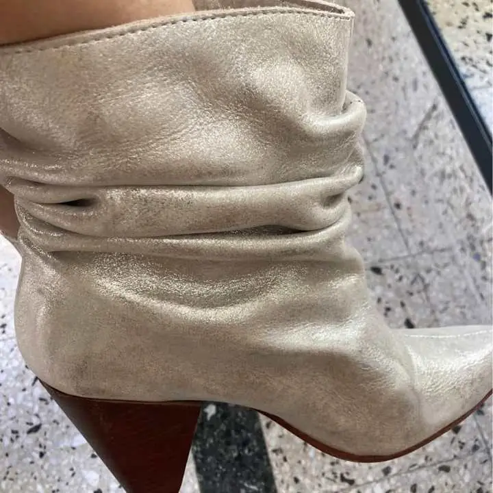 Botas cuero plata