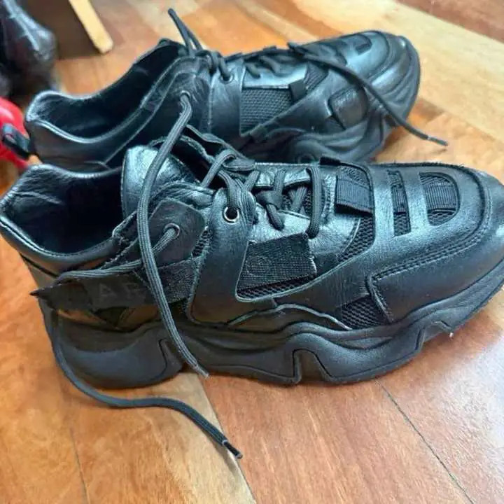 Zapatillas cuero Paruollo