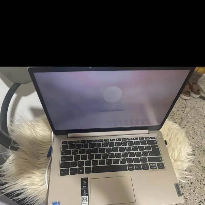 Notebook Lenovo IdeaPad 1 14” Windows 11 Intel 4GB Excelente Estado