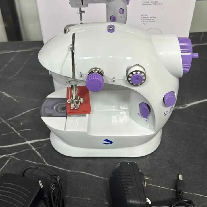Máquina de coser mini
