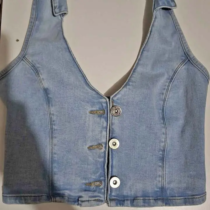 Chaleco jean elastizado talle 1 $15.000