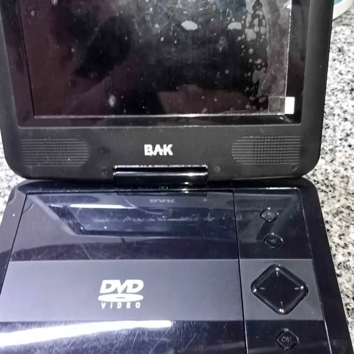 Reproductor de DVD portátil con accesorios de juegos BAK