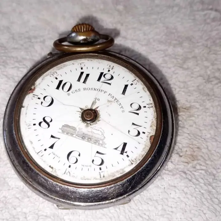 Caja de reloj antiguo marca remomtoir suiso