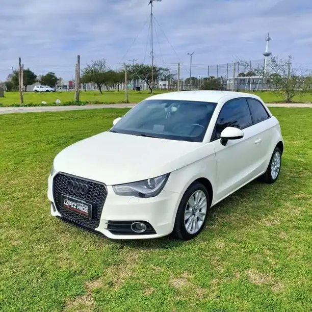 Audi A1 attraction stronic año 2011