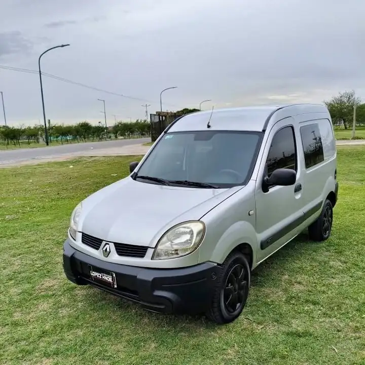 Renault kangoo 1.6 furgon vidriado con asientos año 2012