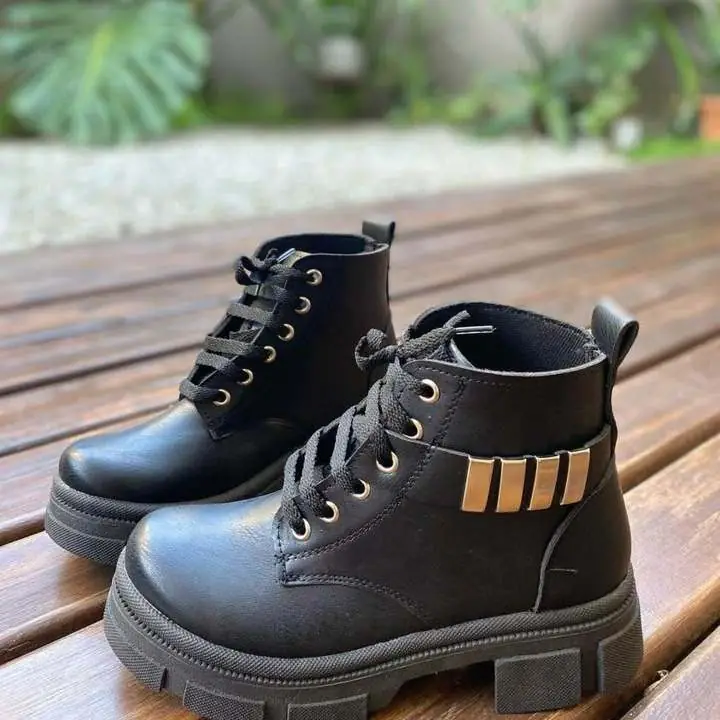 Borcegos con tachas! 50% off!