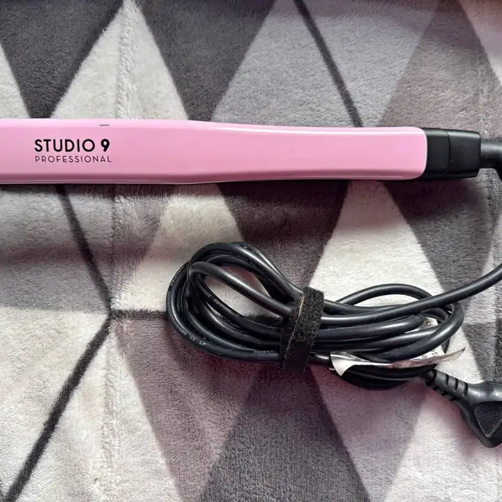 Planchita de pelo Studio 9 Professional Straight Go! en color rosita