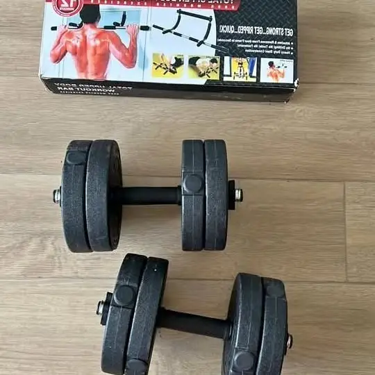 Kit para entrenar en casa NUEVO: 2 mancuernas con discos 2,5 kg + barra de dominadas para puerta