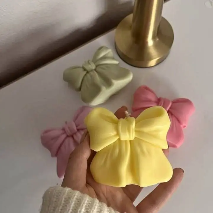 Velas Artesanales en Forma de Moño