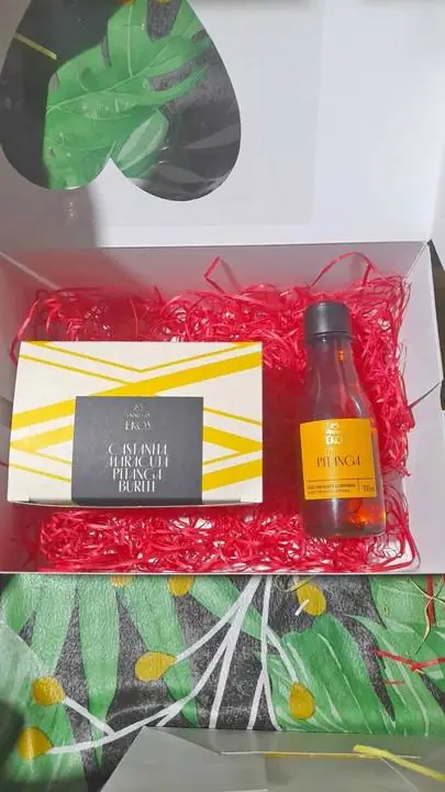 Caja de jabones ekos exfoliantes y aceite bifasico pitanga corporal natura oferta
