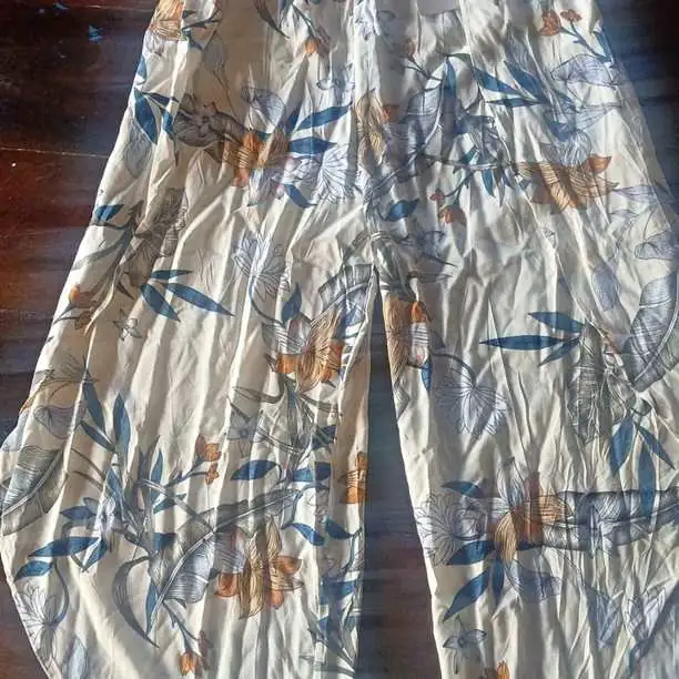 2 Pantalones de fibrana nuevos van de un S al XL precio por cada uno