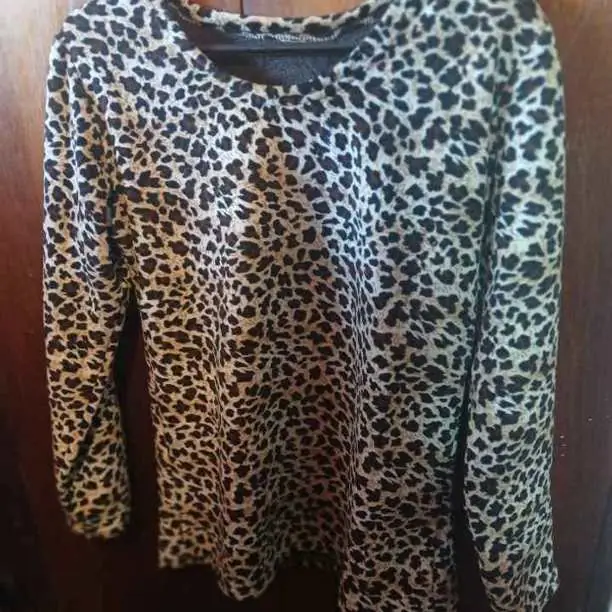 Remera de polar talle M animal