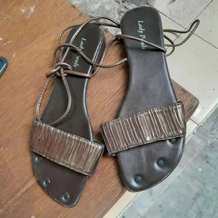 Sandalias nuevas num 40/41 26.5CM suela
