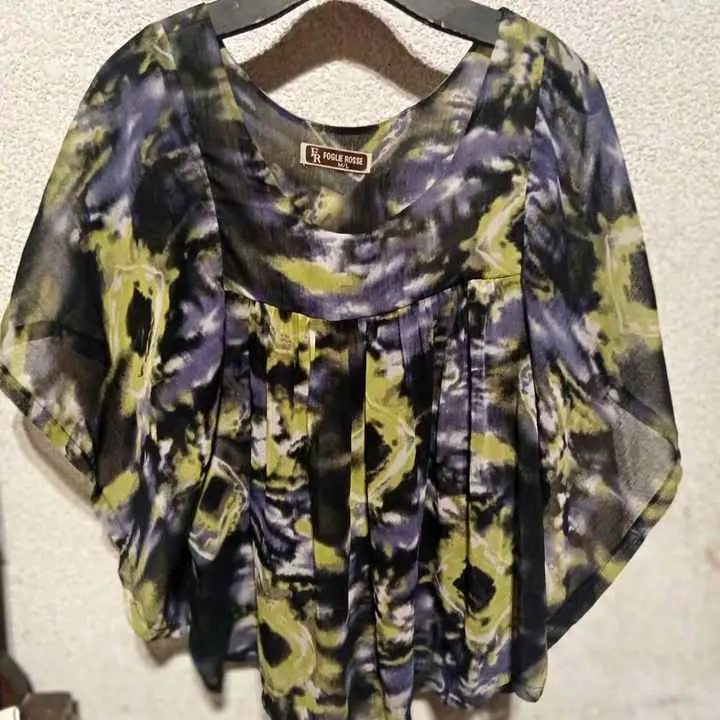 Blusa de gasa manga murcielago talle M/L