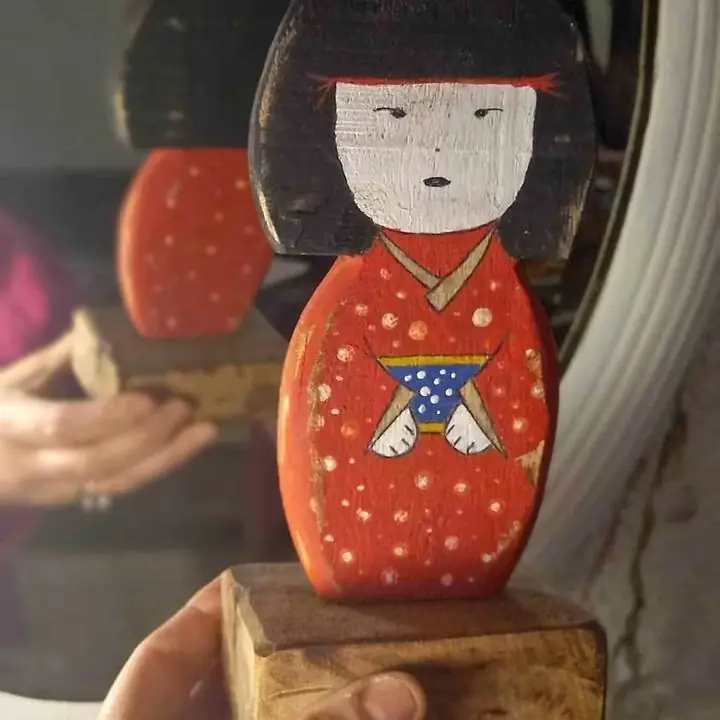 Chinitas de madera pintadas a mano C/u