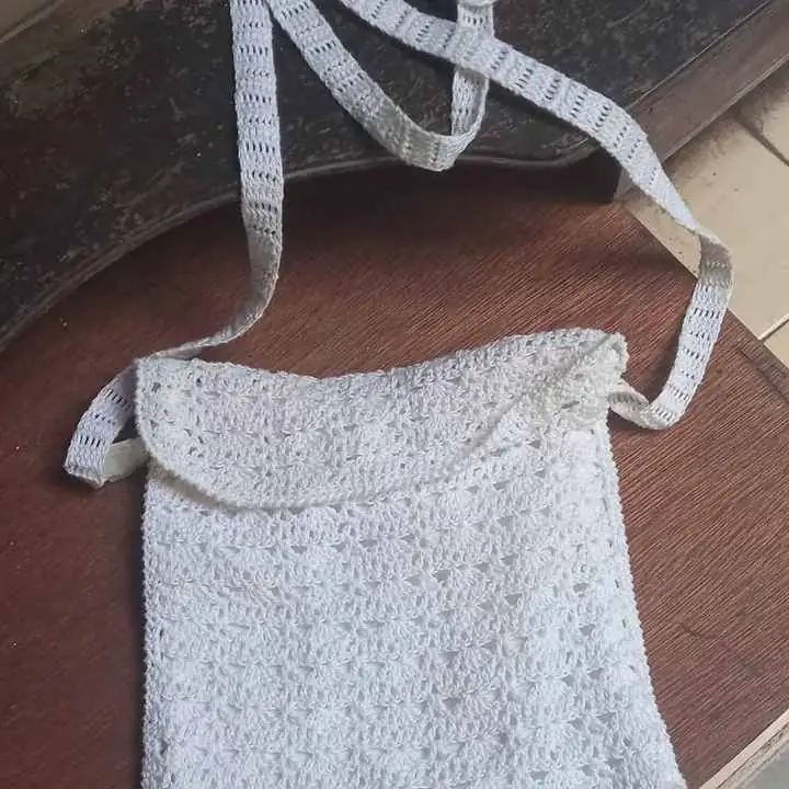 Cartera bandolera al crochet con cierre impecable 40cm