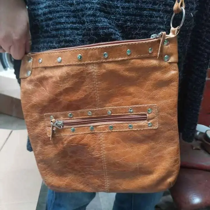 Cartera bandolera de cuero