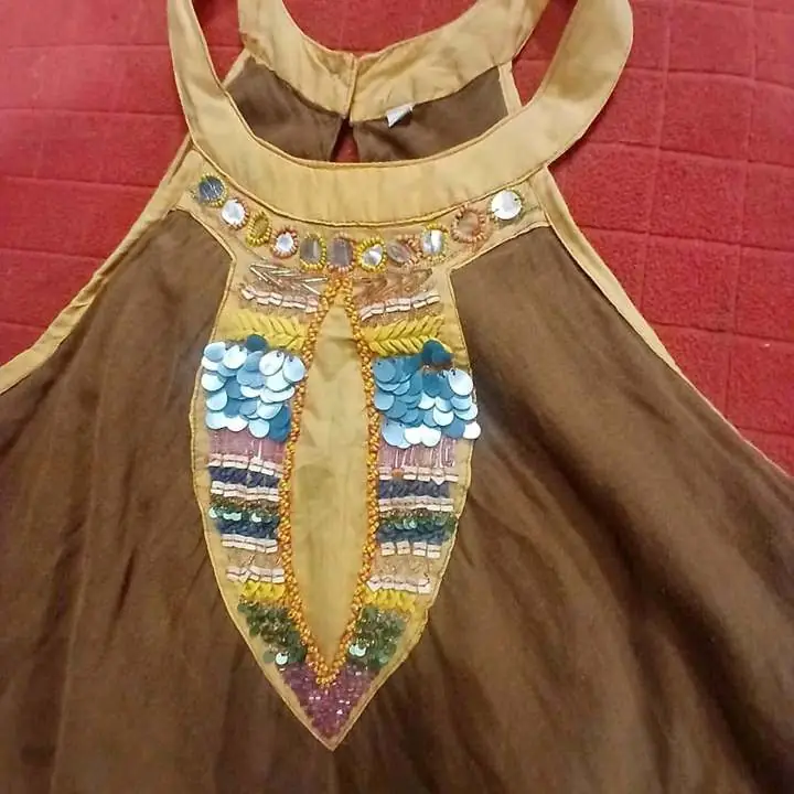 Vestido solera bordada talle S/M