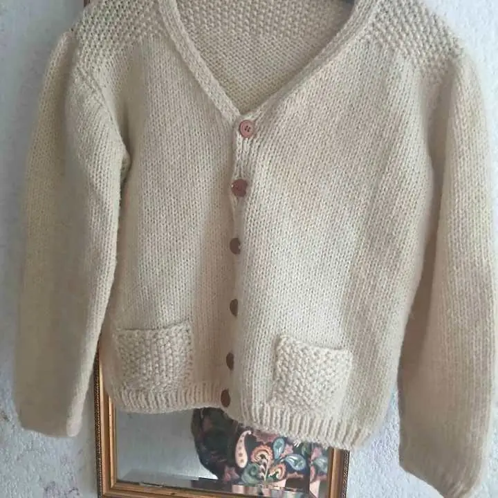 Saquito de lana tejido a mano talle 14
