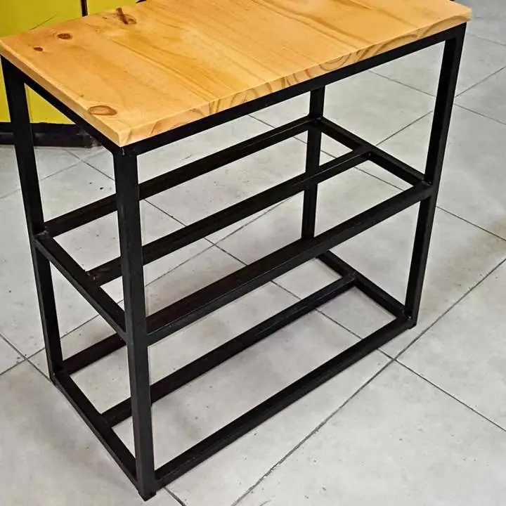 Zapatero estilo industrial