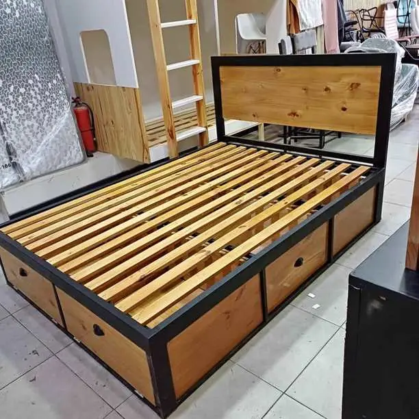 Cama de 2 plazas con respaldo Estilo industrial